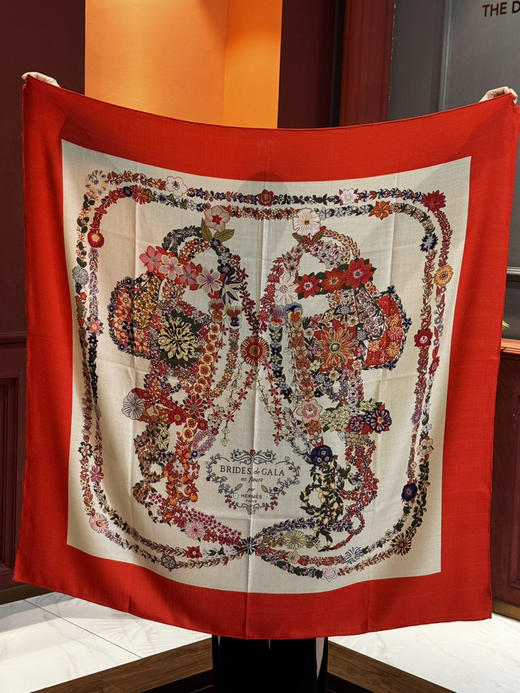 秋冬特惠💰420 爱马仕围巾 “华丽的缰辔花卉版”丝毛方巾【丝毛双面同色披肩】手工卷边丝毛方巾 商品图8