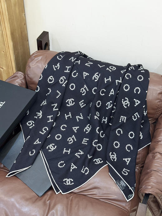 秋冬特惠💰420 香奈儿围巾 丝绒双面方巾【双面同色】 商品图4