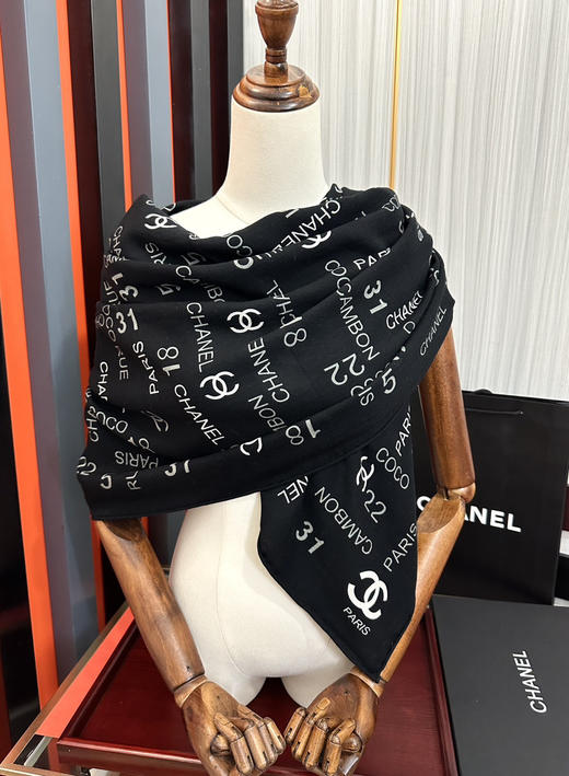 秋冬特惠💰400 香奈儿围巾【双面同色字母印花】太美了 经典茶花帽子 设计优雅风~ 商品图8