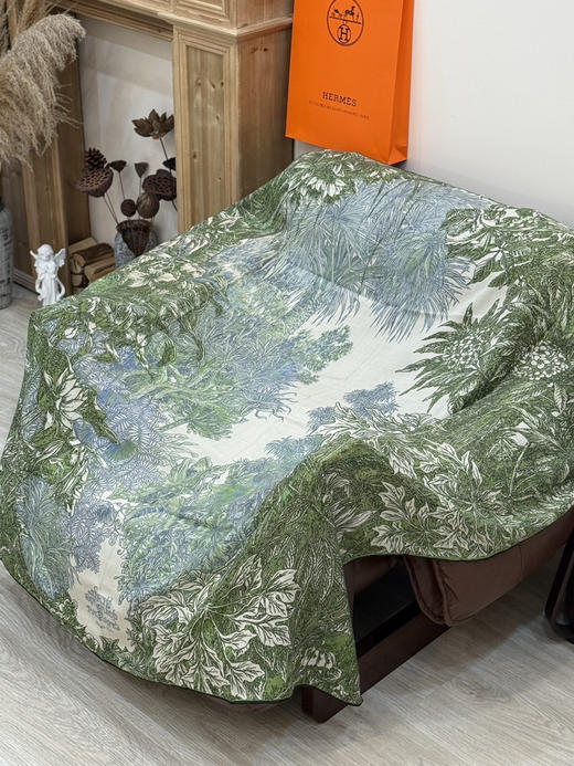 秋冬特惠💰420 爱马仕围巾 秋冬抢先 上新【双面同色丝毛方巾】手工卷边山羊绒和真丝混纺披肩 商品图7