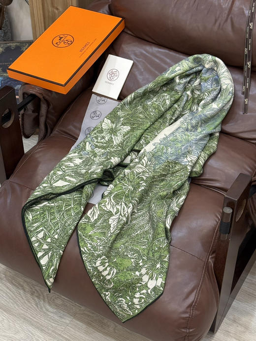 秋冬特惠💰420 爱马仕围巾 秋冬抢先 上新【双面同色丝毛方巾】手工卷边山羊绒和真丝混纺披肩 商品图5