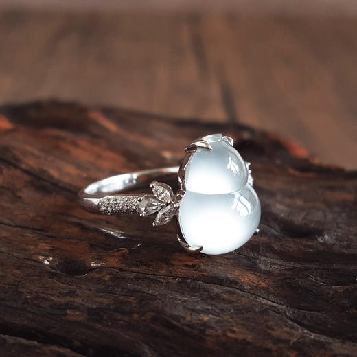 【天然正品】A货翡翠AU750收藏级白金镶钻镶天然细腻白色高冰种葫芦（福禄平安）翡翠戒指13.9*11.1MM(皆取最大值)18号（戒圈可改）301225NJM24 商品图4