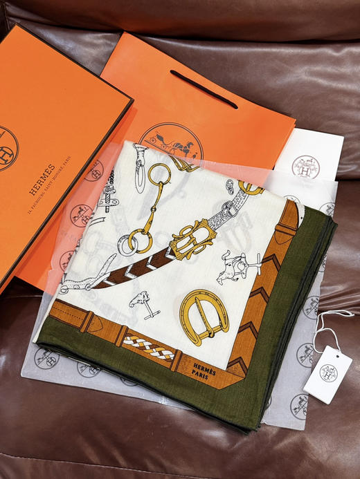 秋冬特惠💰420 爱马仕围巾 羊绒新款 买了都说好看 推荐 爱马仕双面同色羊绒方巾 商品图3