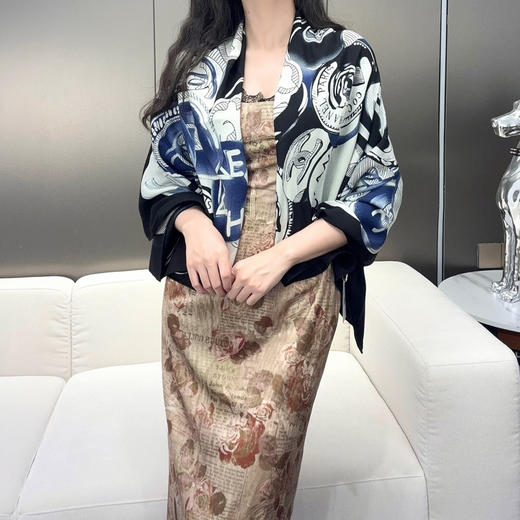 秋冬特惠💰420 香奈儿围巾 【双面同色】 高密度 高工艺 140*140cm大披肩 商品图2
