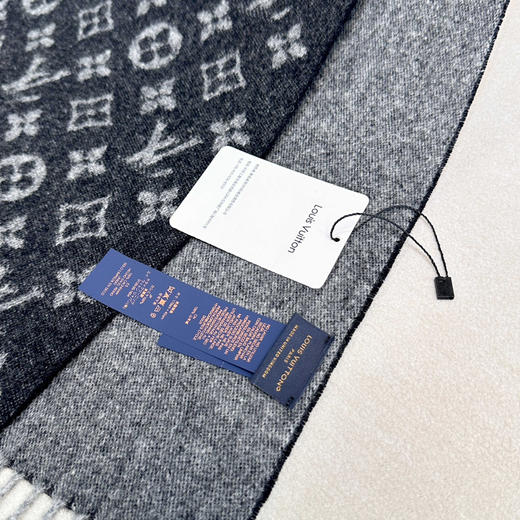 秋冬特惠💰240  LV围巾 高版本，来了，超级中意非常稳我们的男款围巾且买且珍惜 商品图8