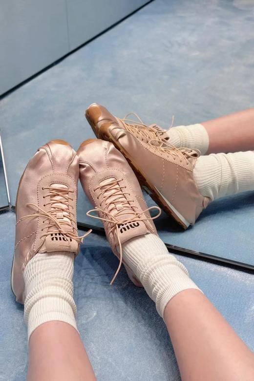 缪缪 缎面芭蕾德训鞋休闲鞋(DBG) 商品图7