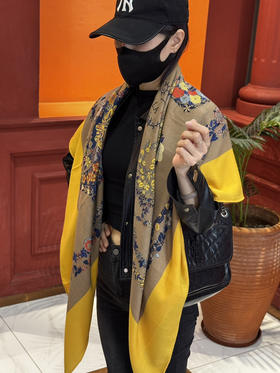 秋冬特惠💰420 爱马仕围巾 “华丽的缰辔花卉版”丝毛方巾【丝毛双面同色披肩】手工卷边丝毛方巾