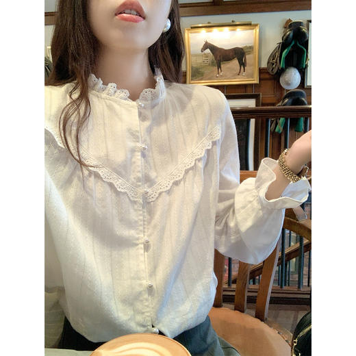 <曾小咸推荐>法式气质白色花边领长袖衬衫 商品图0