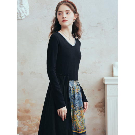 两三事梵高文艺 梦境回廊 2026春季新款印花拼接不规则裙摆连衣裙 商品图2