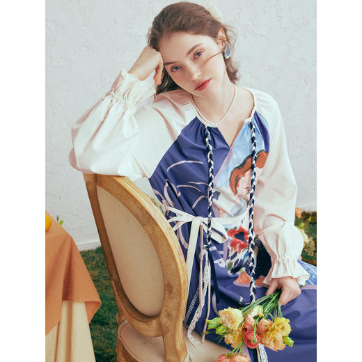 两三事 微光记忆 2026春季新款复古印花拼接绑带连衣裙气质长裙 商品图2