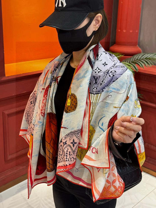 秋冬特惠💰420 LV围巾【双面同色】Lv140cm丝绒方巾《热气球》本款方巾全新加入 and Away 系列 商品图1