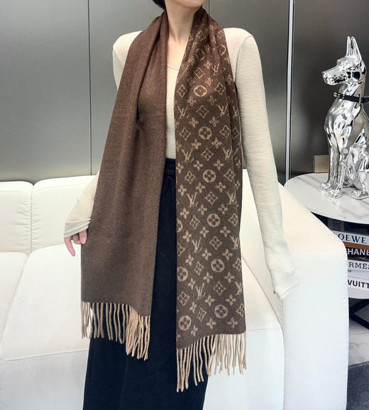 秋冬特惠💰240  LV围巾 高版本，来了，超级中意非常稳我们的男款围巾且买且珍惜 商品图1