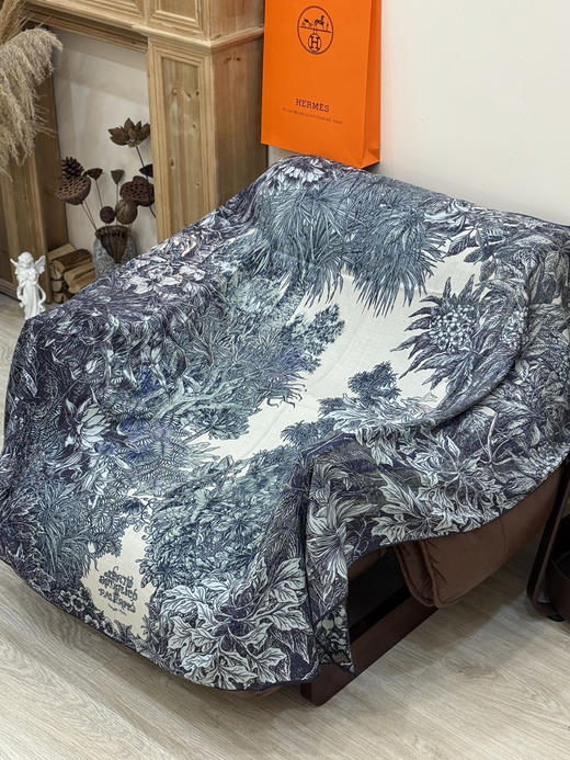 秋冬特惠💰420 爱马仕围巾 秋冬抢先 上新【双面同色丝毛方巾】手工卷边山羊绒和真丝混纺披肩 商品图7