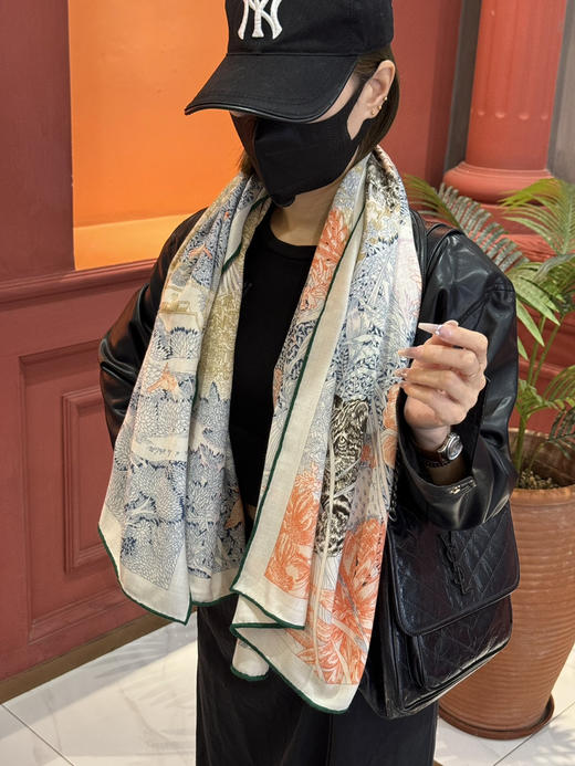 秋冬特惠💰420 爱马仕围巾 秋冬搭配利器 双面同色 版真丝羊绒披肩！ 商品图1