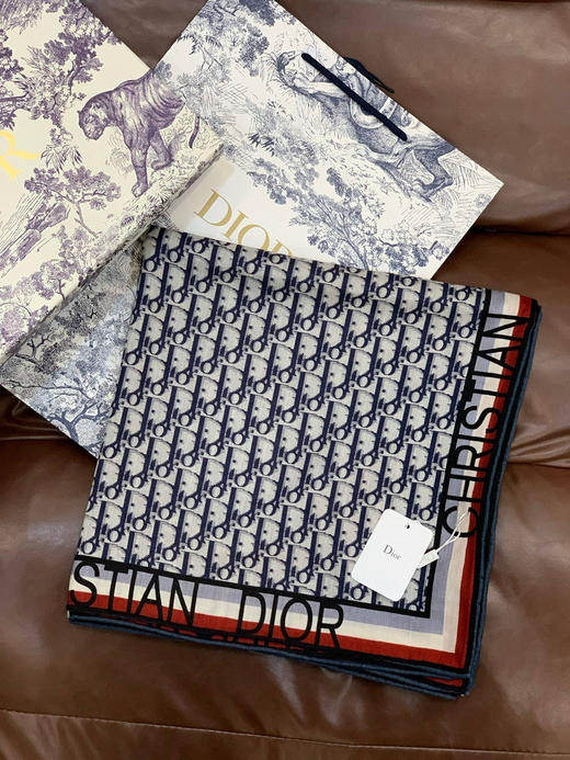 秋冬特惠💰420 迪家围巾【D边框老花】度假及日常都非常好搭配的款 商品图3