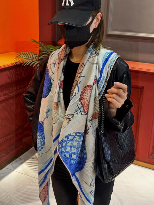 秋冬特惠💰420 LV围巾【双面同色】Lv140cm丝绒方巾《热气球》本款方巾全新加入 and Away 系列 商品图2