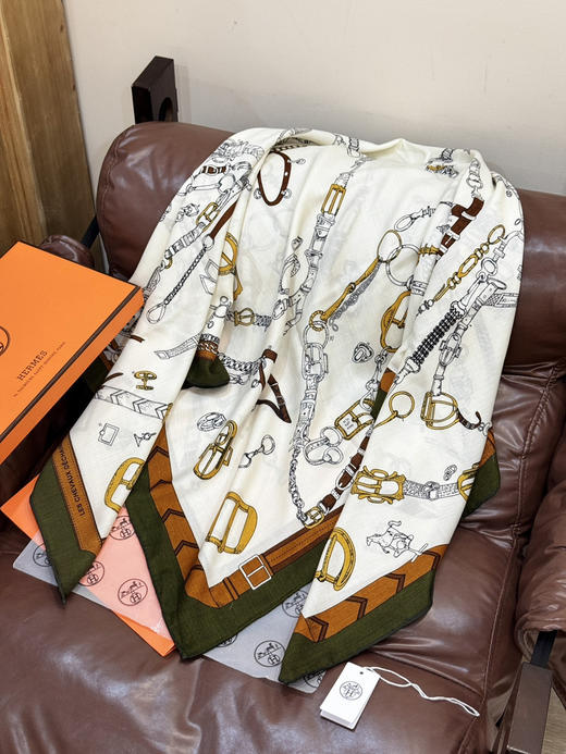 秋冬特惠💰420 爱马仕围巾 羊绒新款 买了都说好看 推荐 爱马仕双面同色羊绒方巾 商品图4