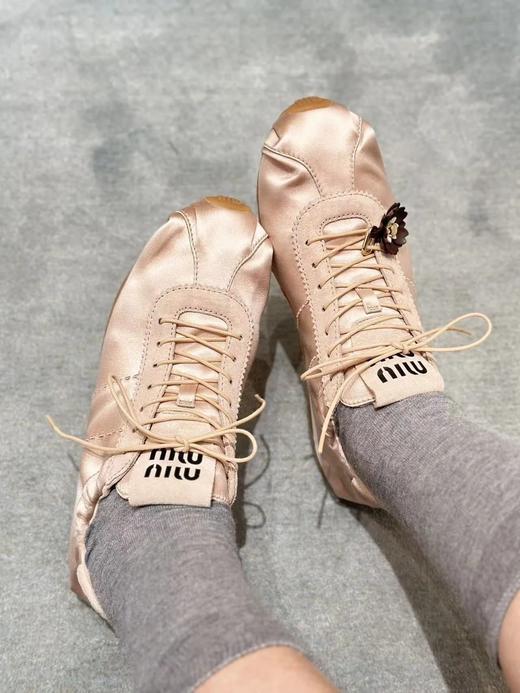 缪缪 缎面芭蕾德训鞋休闲鞋(DBG) 商品图2