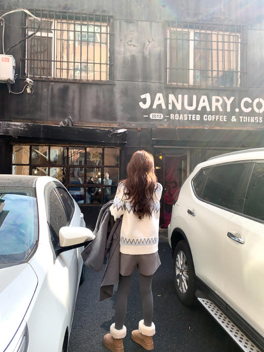 <曾小咸推荐>现货秒杀 ！微信超特价！韩系米白撞蓝灰毛衣 日常229.99 立减140 秒杀89.99！！ 商品图12