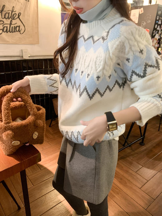 <曾小咸推荐>现货秒杀 ！微信超特价！韩系米白撞蓝灰毛衣 日常229.99 立减140 秒杀89.99！！ 商品图6