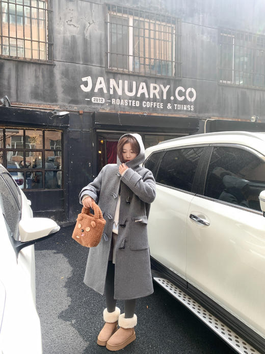 <曾小咸推荐>现货秒杀 ！微信超特价！韩系米白撞蓝灰毛衣 日常229.99 立减140 秒杀89.99！！ 商品图9