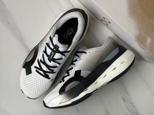 点此购买 On昂跑cloudboom max男女款马拉松跑步鞋 98 339016 商品图2