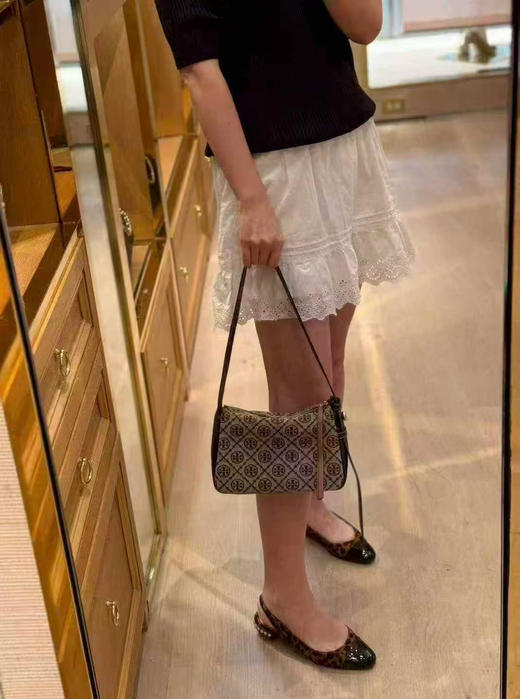 折扣🉐¥2280直邮到手！Tory Burch 专柜最新款Romy小号腋下包，高级又简约的一款，宽版腋下肩带可以调节长短 商品图8