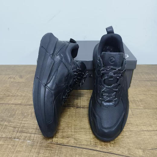 贸易公司渠道，外贸原单 ECCO爱步休闲鞋男 织物透气运动鞋厚底旅游鞋 健步BIOM2.2 
黑色39.41.43.44
灰色39.40.41.42.43.44 商品图3