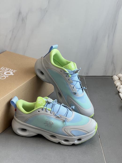 点此购买 罗意威LOEWE×On昂跑男女款Cloudsolo第8季联名跑步鞋 98 338989 商品图4