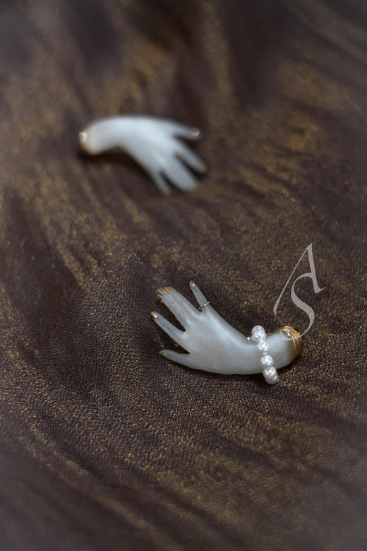 Beatriz Palacios 银镀金文艺复兴小手胸针 商品图5