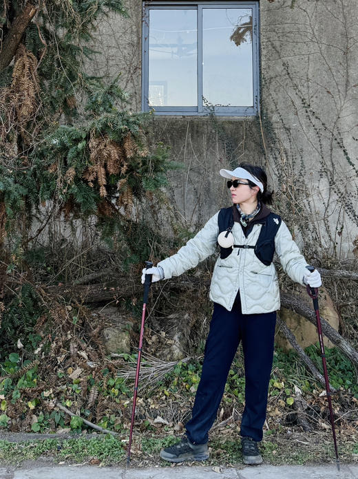 大牛！25秋冬闭眼入---轻量化90%白鹅绒圆领羽绒服【包邮+三天无理由退换】 商品图2