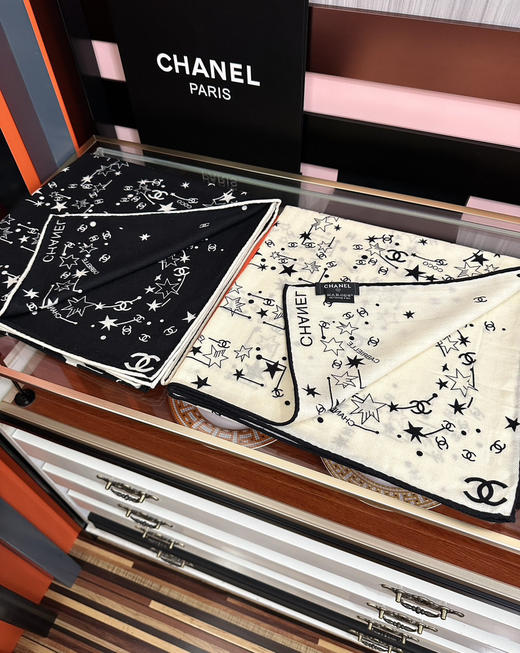 秋冬特惠💰390 新款香奈儿围巾 星星涂鸦【双面同色】经典设计优雅风 商品图4