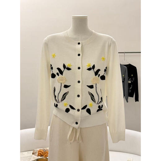 「高货rp」全新升级【铂金会员293/天猫399/差价106】(13652)洛诗琳法式手工钩花羊毛衫2026春季新品提花圆领针织开衫 商品图1