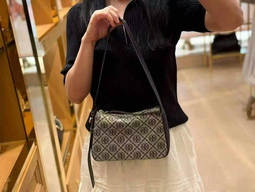 折扣🉐¥2280直邮到手！Tory Burch 专柜最新款Romy小号腋下包，高级又简约的一款，宽版腋下肩带可以调节长短 商品图4