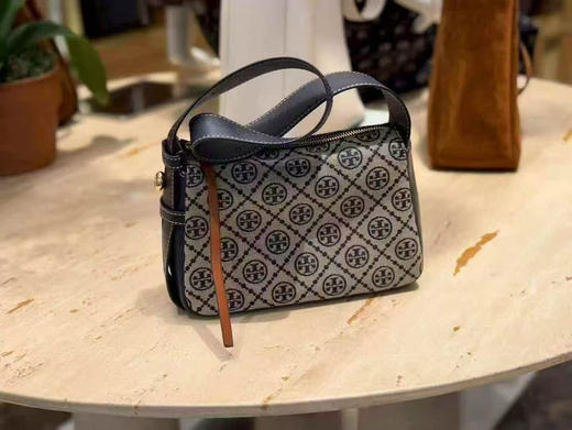 折扣🉐¥2280直邮到手！Tory Burch 专柜最新款Romy小号腋下包，高级又简约的一款，宽版腋下肩带可以调节长短 商品图1