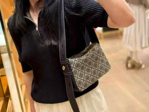 折扣🉐¥2280直邮到手！Tory Burch 专柜最新款Romy小号腋下包，高级又简约的一款，宽版腋下肩带可以调节长短 商品图7