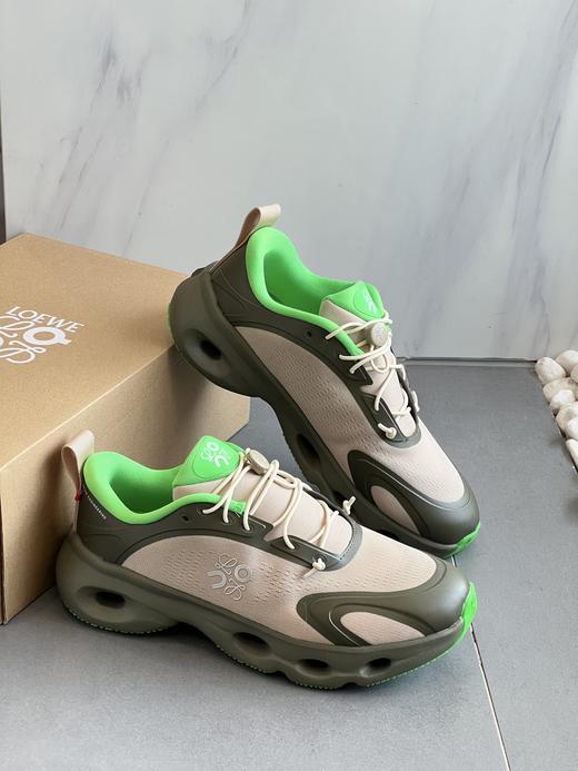 点此购买 罗意威LOEWE×On昂跑男女款Cloudsolo第8季联名跑步鞋 98 338989 商品图7