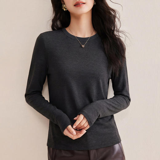 「自j」全新升级【铂金会员128/天猫169/差价41】(10526)洛诗琳气质含羊毛打底衫2026春季新款圆领正肩长袖T恤女 商品图3