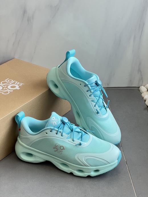 点此购买 罗意威LOEWE×On昂跑男女款Cloudsolo第8季联名跑步鞋 98 338989 商品图1