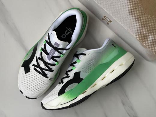 点此购买 On昂跑cloudboom max男女款马拉松跑步鞋 98 339016 商品图3