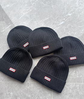 全新正品HUNTER欧单26%羊毛混纺雪尼尔男女款弹力秋冬冷帽毛线帽
部分拆洗标，随机发。