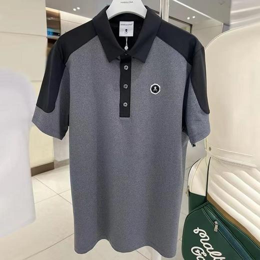 新款男士拼接短袖上衣来啦！纯正渠道订单❗️他家的polo真的是非常非常有看头！设计也少见！肩头的拼接加之别致的LOGO徽章及其后背造型的点缀，有点绝！ 商品图1