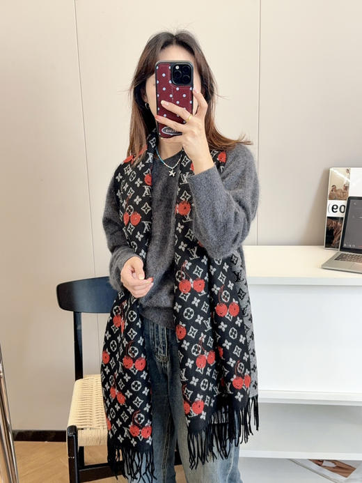 秋冬特惠💰160 LV围巾  LV × TM Monogram Cerise 出自村上隆系列 商品图2
