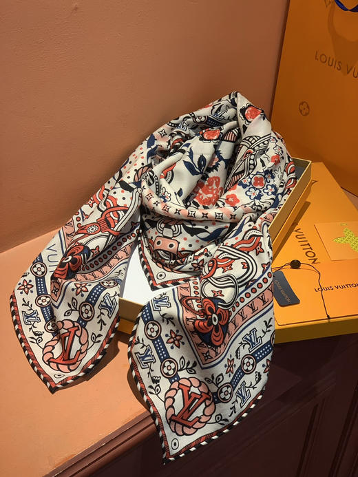 秋冬特惠💰450 LV围巾 LV x TM 披肩【丝绒双面同色披肩】 商品图3