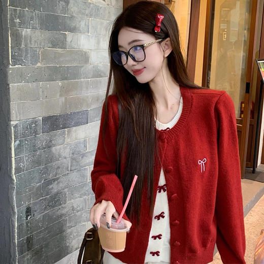 【限时秒杀】西遇假两件红色毛衣女2026春季新韩系设计感蝴蝶结甜美少女感上衣SS060050 商品图2
