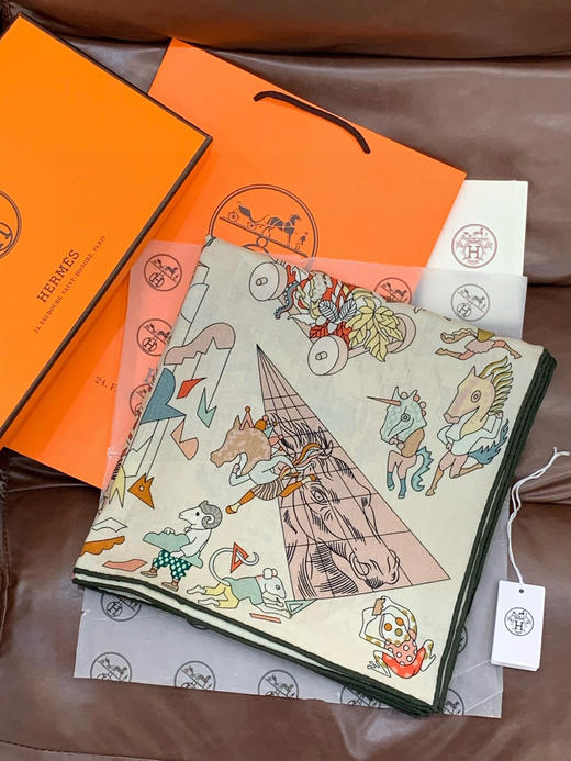 秋冬特惠💰450 爱马仕围巾 “马术学院”双面同色丝绒披肩～手工卷边丝绒方巾 商品图3