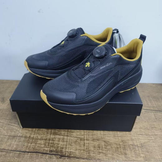 原单正品 Descente 迪桑特休闲鞋！孤品43码 商品图1