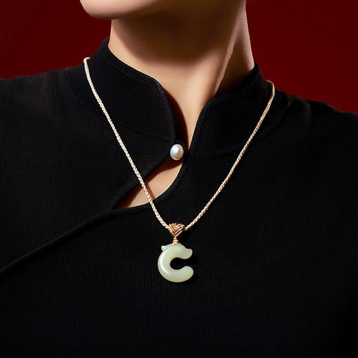 【故宫饰品】晴水大玉龙和田玉吊坠玉佩挂件项链生日新年本命年礼物 商品图2