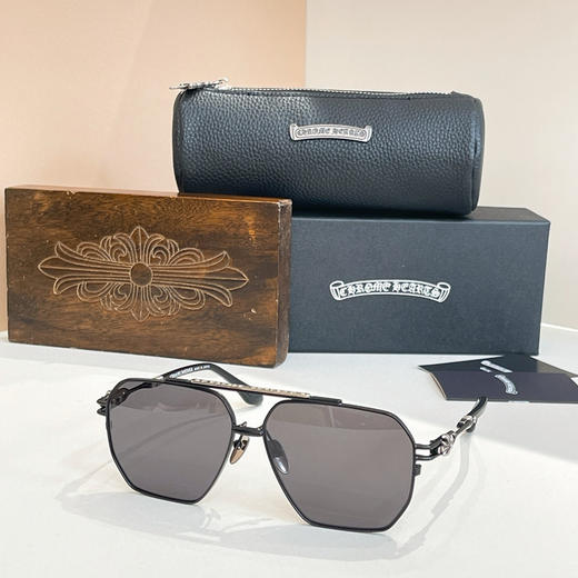 秋冬特惠💰390 克罗心眼镜 太阳镜 MODEL: RIPPING SIZE: 61口13-145 配送镜布～～ 商品图7