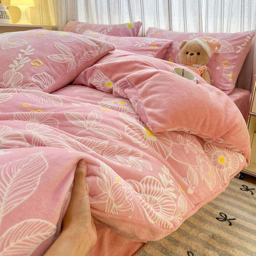 230克雕花牛奶绒四件套  双拼法莱绒珊瑚绒防静电加厚套件 商品图1